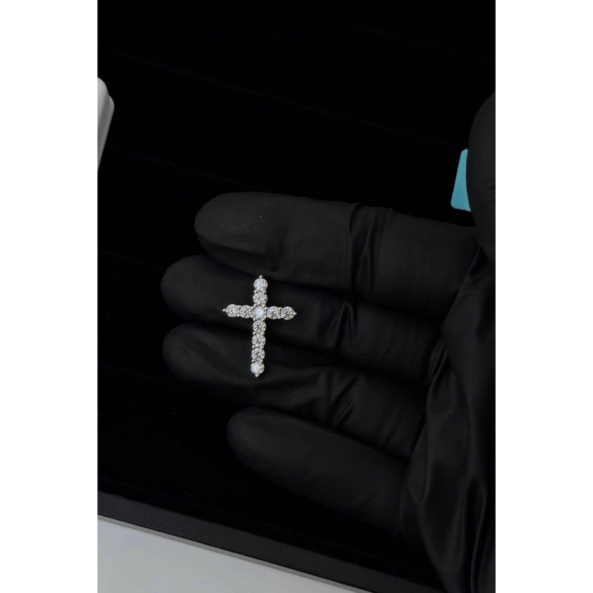 Cross pendant