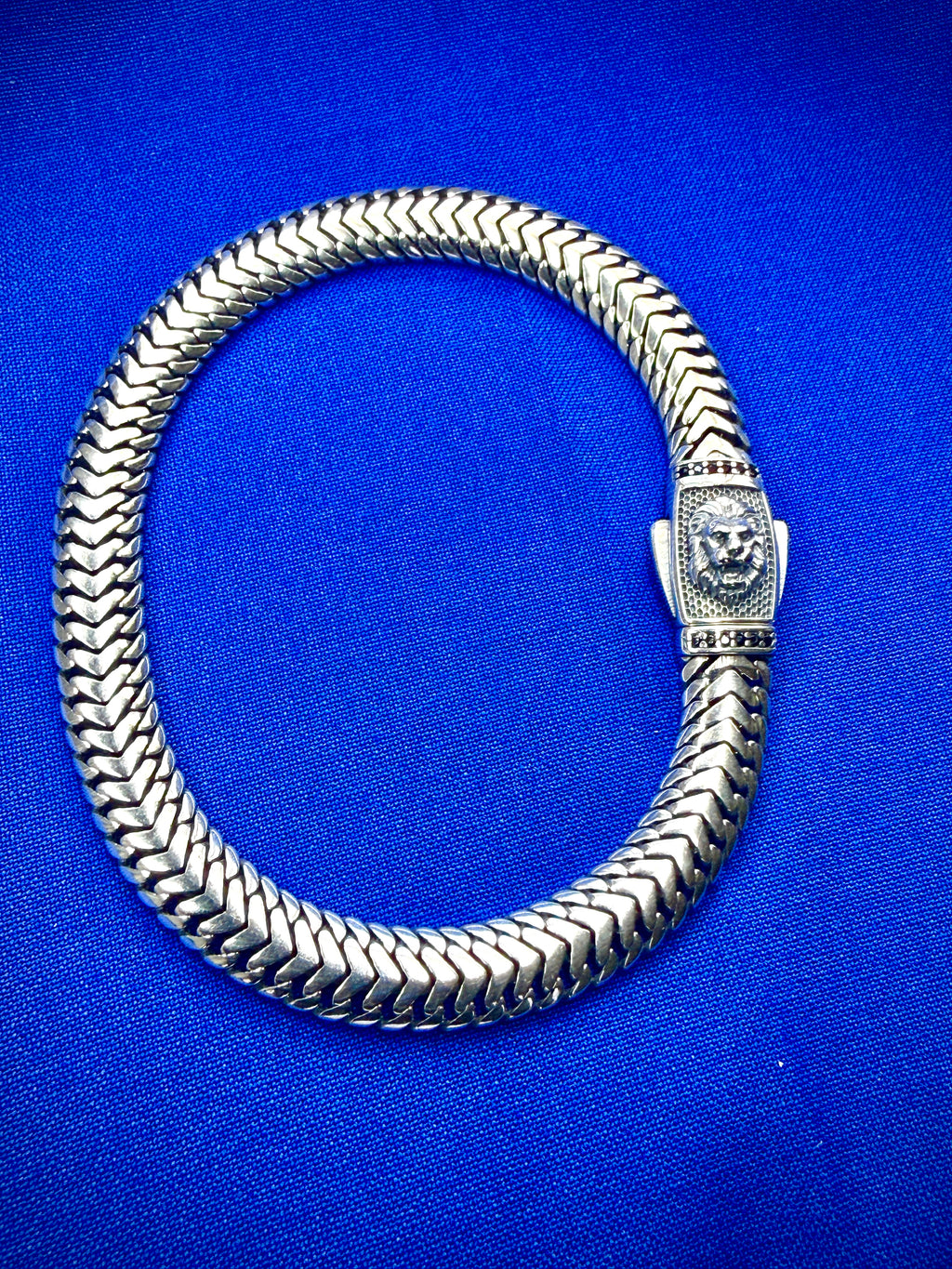 Herringbone Snake Link Bracelet Lion Clasp Black CZ 8.2mm 9in 925 sterling silver