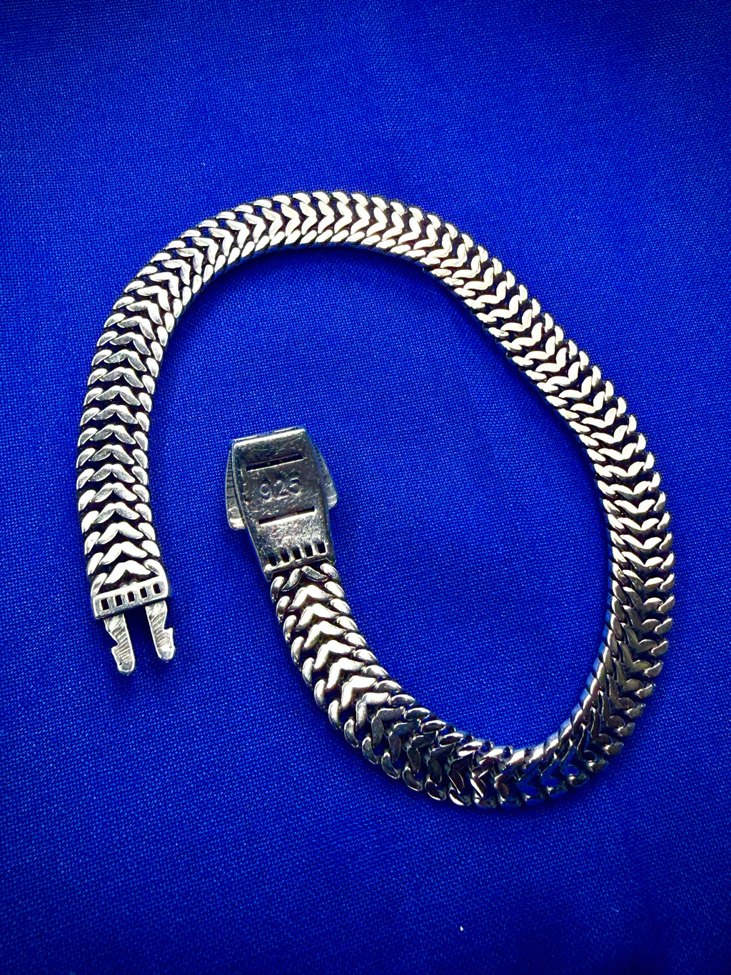 Herringbone Snake Link Bracelet Lion Clasp Black CZ 8.2mm 9in 925 sterling silver
